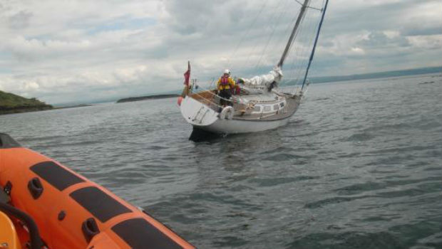 rnli-kinghorn-yacht